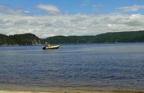 Petit-Saguenay Bed & Breakfast | B&B Les Deux Pignons