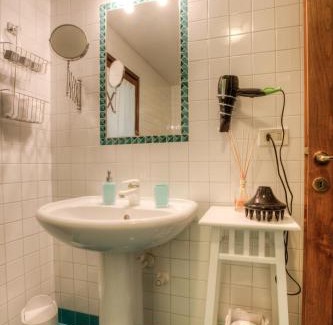 Serravalle Bed & Breakfast | B&B Maison Il Melograno