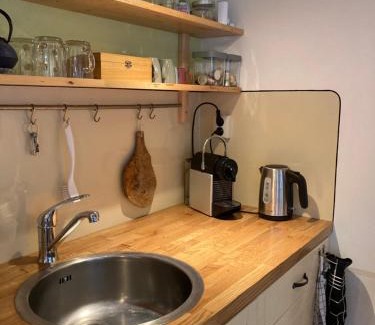 Binnenstad-Oost Bed & Breakfast | B&B Pakhuis Emden