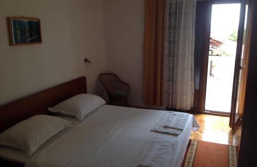 Sveta Nedjelja Bed & Breakfast | B&B Pansion Jure Matijević