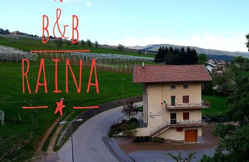 Castelfondo Bed & Breakfast | B&B RAINA