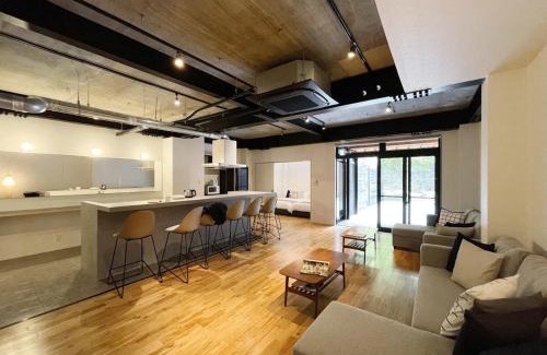 Hatsukaichi Apartment | b hotel Kaniwasou 101 1BR good for 10PPL in the scenic Island of Miyajima