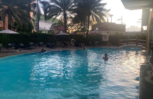 San Dionisio Apartment | B & M Condo near NAIA Airport and SM Mall