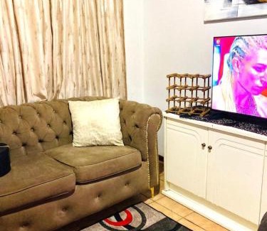 Universitas House | B's Home For Guests