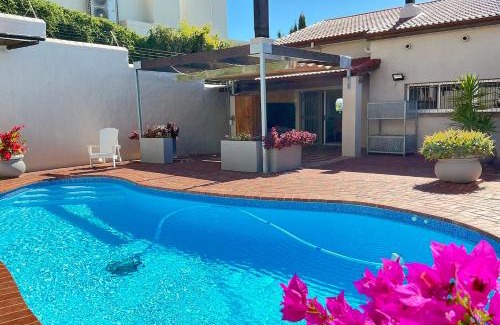Eikenbosch House | B Shocked Manor - Lux Suites