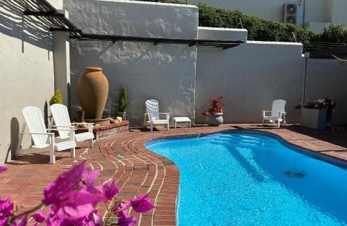 Eikenbosch House | B Shocked Manor - Lux Suites