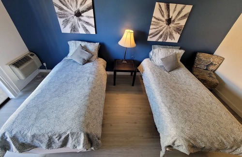 Pico - Robertson Hotel | (B02) Cozy Double Bed Suite