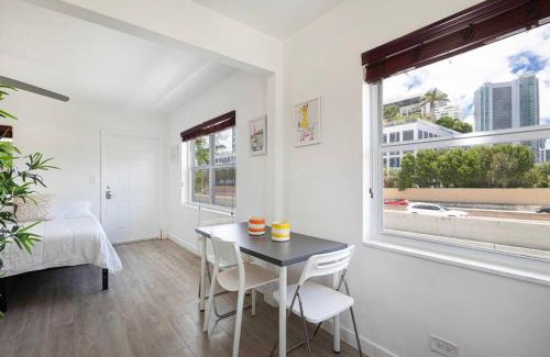 Edgewater Apartment | B06 5 min from beach studio Midtown