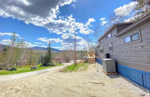Twin Mountain Villa | B11 NEW Awesome Tiny Home with AC Mountain Views Minutes to Skiing Hiking Attractions