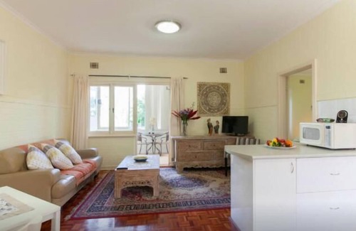 Crawley Apartment | B5 Crawley/Nedlands Apartment 1 BRM + Sleepout - 2min walk to UWA