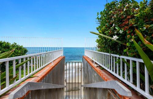 Beach Barber Tract House | B5250 Playa Vista Beachfront