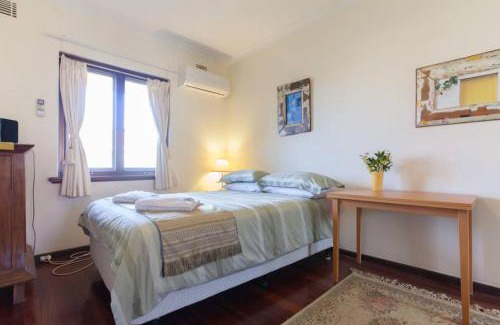 Crawley Apartment | B8 Crawley Apartment 1 BRM & Sleepout near UWA
