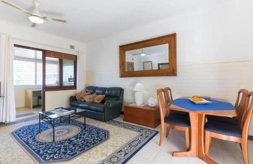 Crawley Apartment | B9 Crawley Apartment 1 BRM & Sleepout near UWA