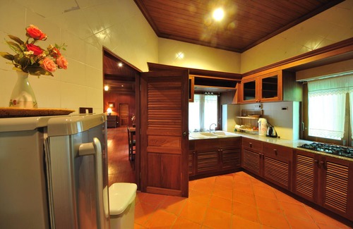Koh Lon Resort | Baan Mai Beachfront Phuket Lone Island