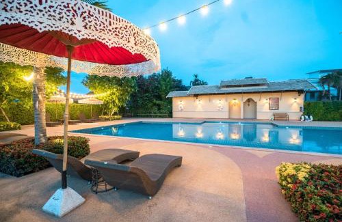 Chang Phueak Villa | Baan PromTel ,Villa close to Nimman, Resort Pool