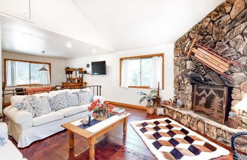 Cedar Glen House | Babbling Brook