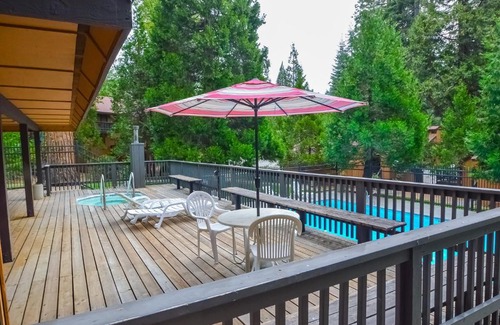 Shaver Lake Hotel | Babbling Pines