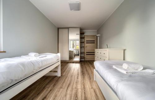 Krzyki Apartment | Babiego Lata Spacious Apartment