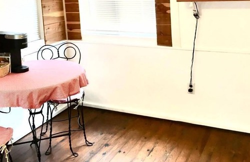 Rockaway Beach House | Baby Bears Cozy Cabin with pool