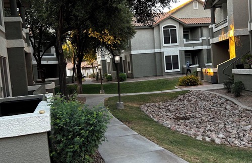 Chandler Apartment | Baby&Pet friendly apartment off chandler and the 101