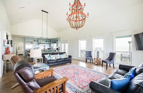 Gilchrist House | Bach Haus: 4 BR, 3 BA House in Gilchrist, Sleeps 18