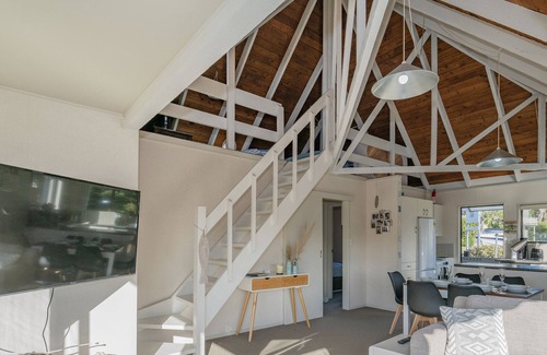 Onemana House | Bach On The Grove - Onemana Holiday Home