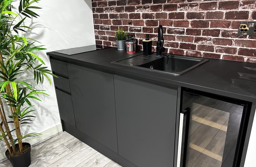 Maidenhead Apartment | Bachelor Pad Studio Apartment
