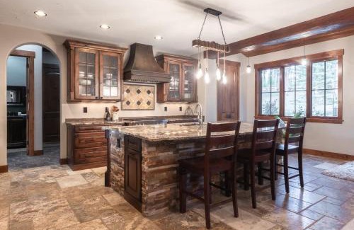 Granby House | Back 9 Lodge