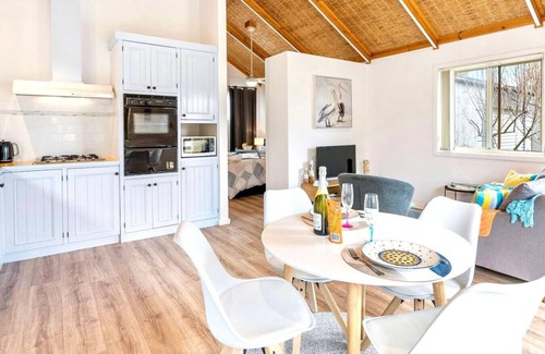 Victor Harbor Cabin | Back 'O' Burke Victor Harbor