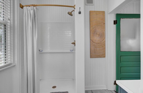 Summerville Historic District Apartment | Back Porch Suite in Summerville