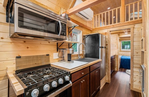 Laurelville House | Back to Nature with Tiny Home Experience, treed 60 acres to hike on