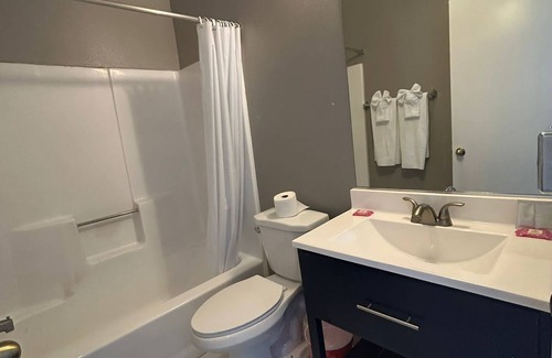 Boulevard Hotel | Backcountry Inn Motel