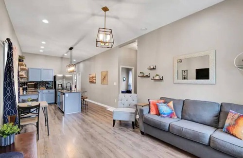 New Albany House | Backyard BBQ in New Albany-Close to Louisville!