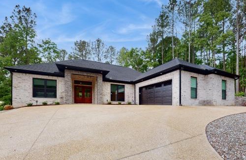 Hot Springs Village House | Backyard Birdie
