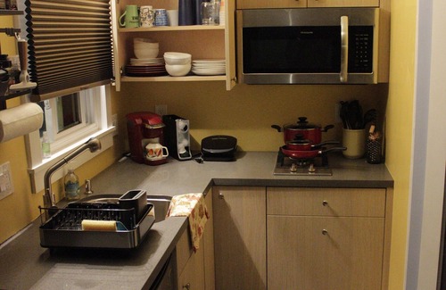 Dimond Apartment | Backyard Haven -Studio w/kitchenette