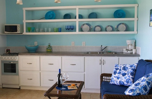 Isla de Utila Apartment | Backyard snorkeling with stunning views!