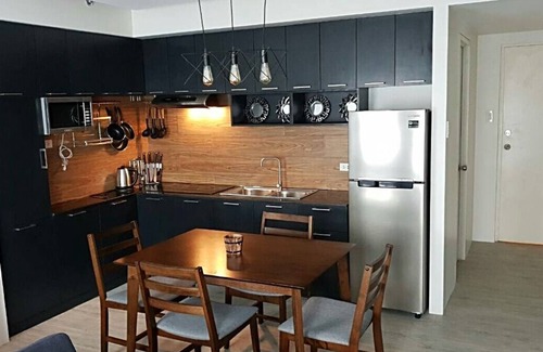Bacolod Condo | BACOLOD CITY CENTER SLEEK STUDIO DE LUXE