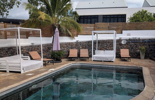 Carosse Villa | Badamier Blanc 5* family villa in st Gille heated pool