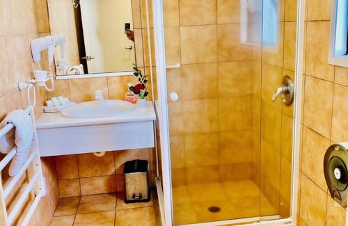 Fenton Street Hotel | Baden Lodge Motel