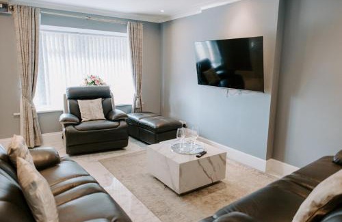 Stockton-on-Tees House | Badger Lane - 3 Bedroom House, parking and garden!