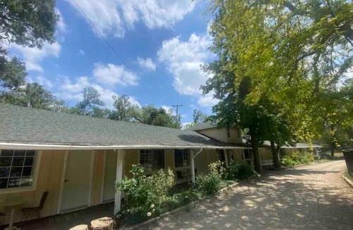 Badger House | Badger Sierra, king room 1