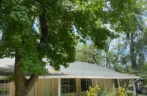 Badger House | Badger Sierra, king room 1