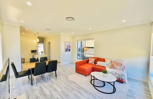 Bardia House | Badia& 5B3B Home for 12 wifi & Free Parking