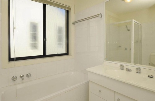 Corlette House | Bagnall Views Stylish and modern duplex across the road to the waters edge
