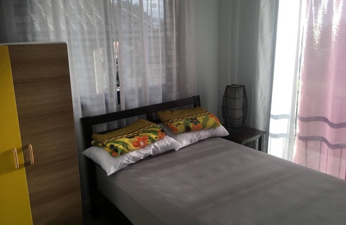 Baguio Bed & Breakfast | Baguio City Area - Suburban living in surrounding majestic mountains & Sunset