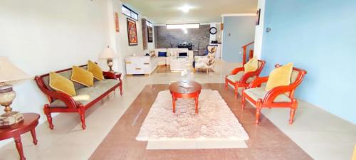 Puerto Baquerizo Moreno House | Bahía Gardner