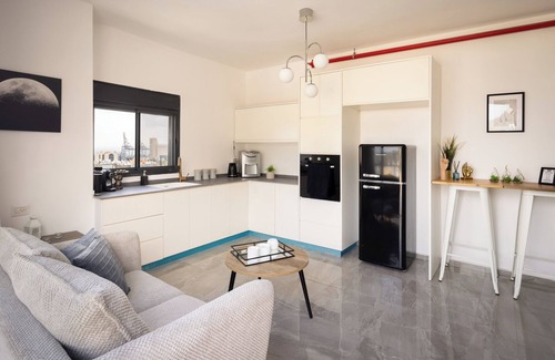 Haifa Apartment | Bahai Gardens Penthouse by Sea N' Rent