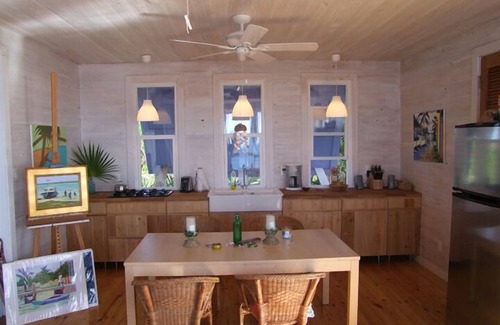 Gregory Town Cottage | Bahamas Sea Cliff Cottage