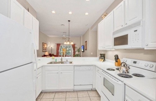 Lake Davenport Estates Condo | Bahama Bay Caribbean Island themed resort of near to Disney