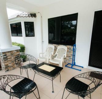 General Santos House | Bahay Ni Kikay Vacation Rental - WiFi Included